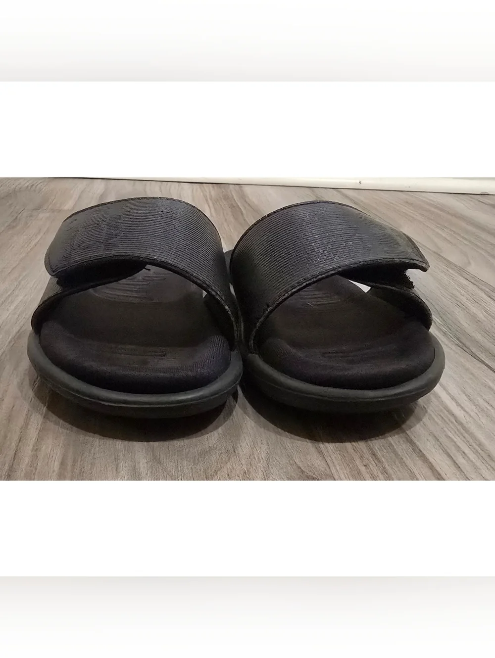 Under Armour Youth Slides Black Size 1Y Velcro Strap Athletic Sandals